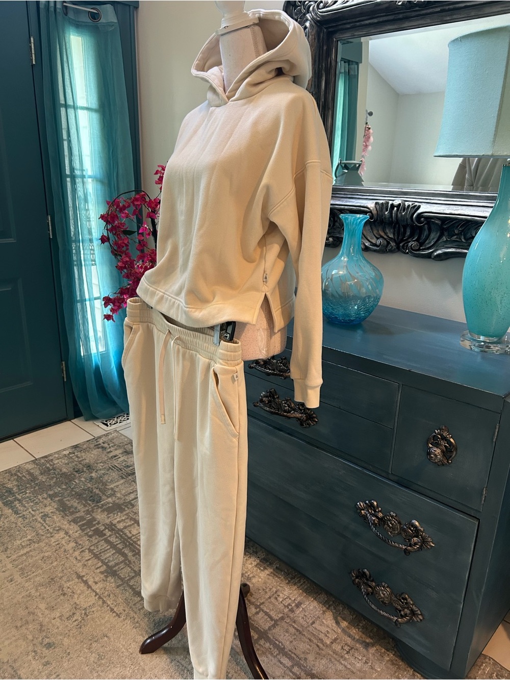 Haven Well Within Relaxed Hoodie & Jogger Set Cream Cozy fleece interior Sz Med